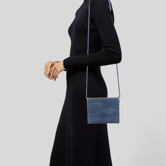 FENDI BLUE PATENT SQUARE SHOULDER BAG - Picture 2 of 5